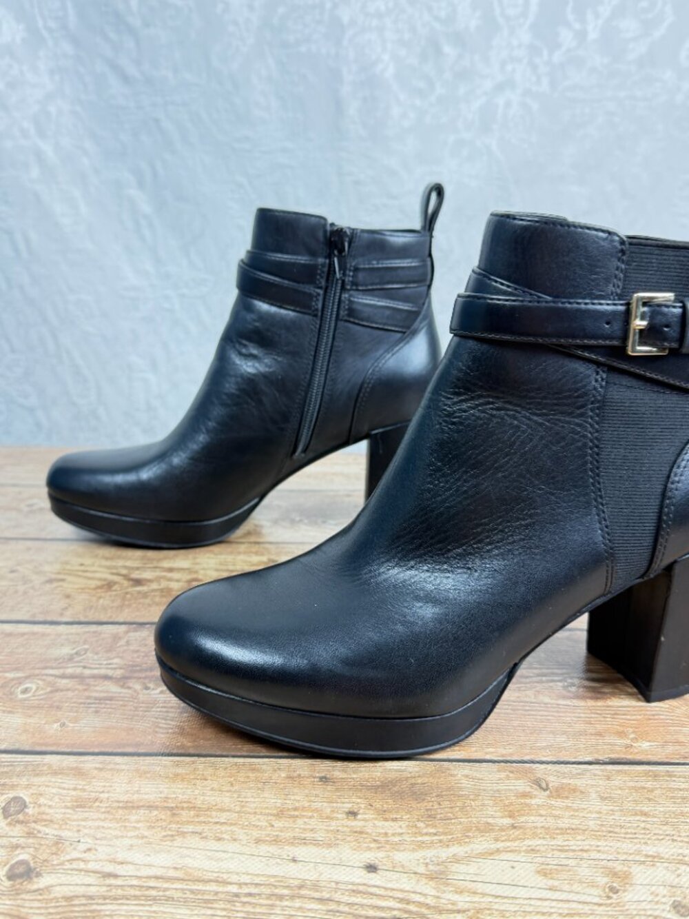 Vionic Women’s 6.5 Black Leather Ankle Boots Block Heel Buckle Strap Side Zip - Picture 5 of 11